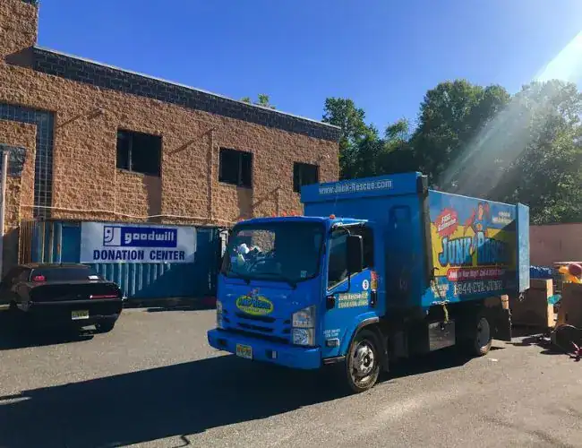 Junk Rescue Truck