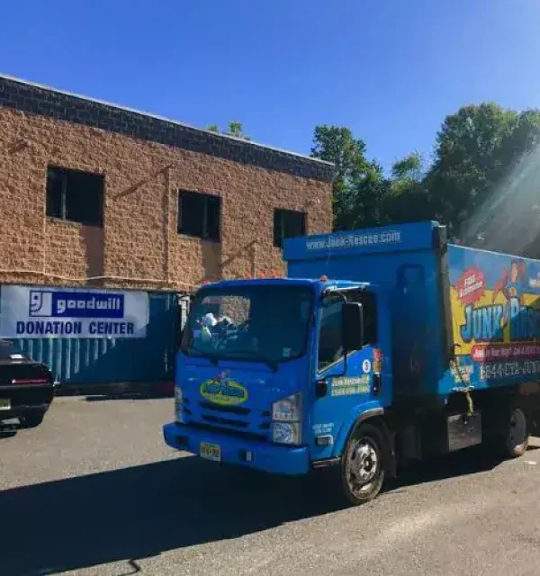 Junk Rescue Truck